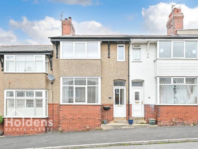 Hillcrest Avenue, Longridge, PR3 3 bed terraced house to rent £925 pcm £213 pw