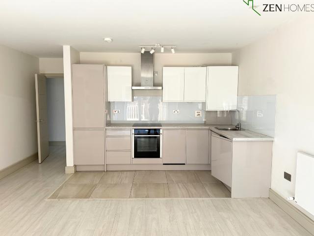 Hillcrest Gardens, Esher KT10, 2 bed flat to rent, £1,895 pcm | PrimeLocation