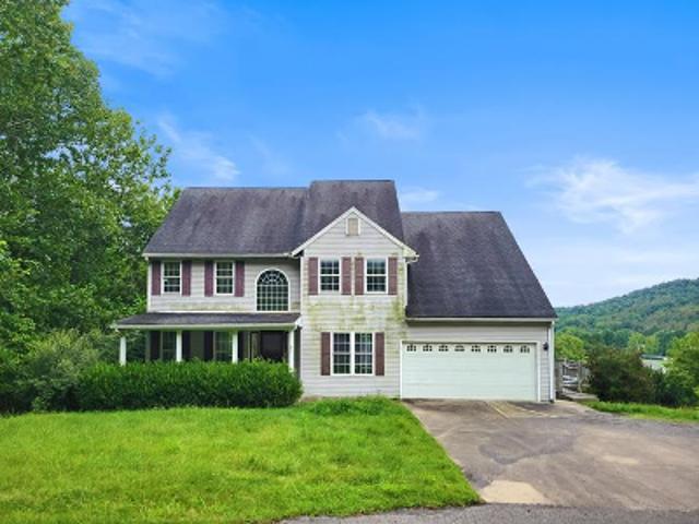 Hillcrest Dr
