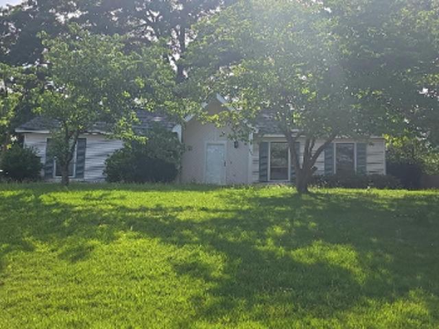 Hillcrest Dr