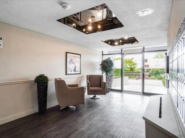 Hillcrest Manor Apartments — apartment/condo