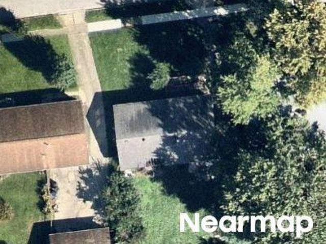 Hillcrest St N