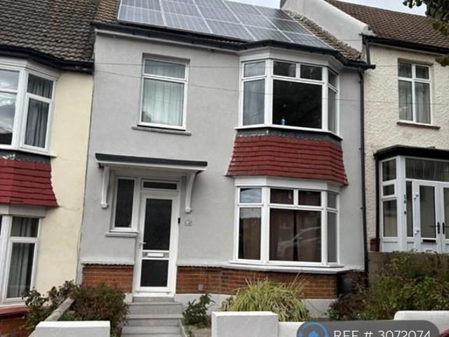 Hillcrest Road, Chatham, ME4 3 bed terraced house to rent £1,545 pcm £357 pw