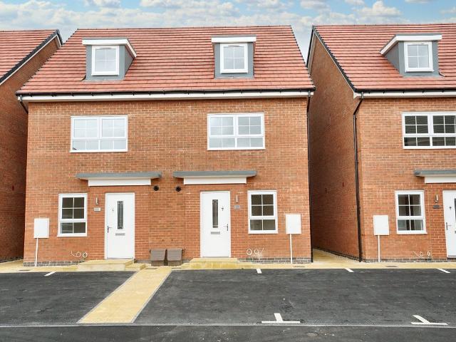 Hillcrest Road, Nuneaton, Warwickshire CV10, 4 bed semi detached house to rent, £1,400 pcm | PrimeLocation