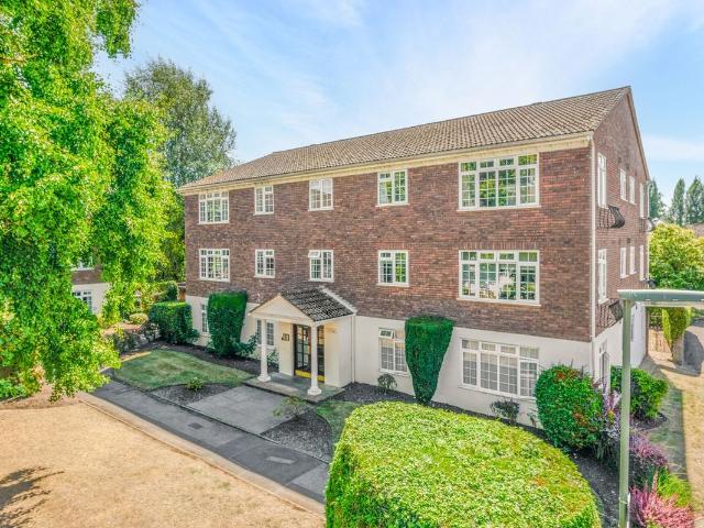 Hillcrest, Weybridge KT13, 1 bed flat to rent, £1,500 pcm | PrimeLocation