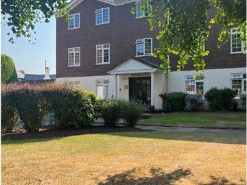 Hillcrest, Weybridge KT13, 2 bed flat to rent, £1,895 pcm | PrimeLocation