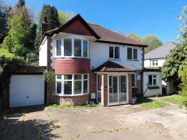 Hillbury Road, Warlingham CR6, 4 bed detached house to rent, £2,600 pcm | PrimeLocation