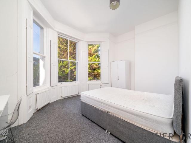 Hilldrop Road, Camden N7, 3 bed flat to rent, £3,748 pcm | PrimeLocation