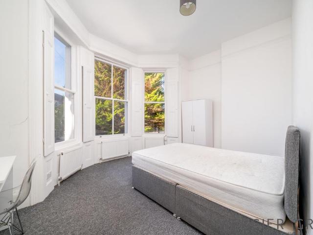 Hilldrop Road, London N7 3 bed flat to rent £3,748 pcm £865 pw