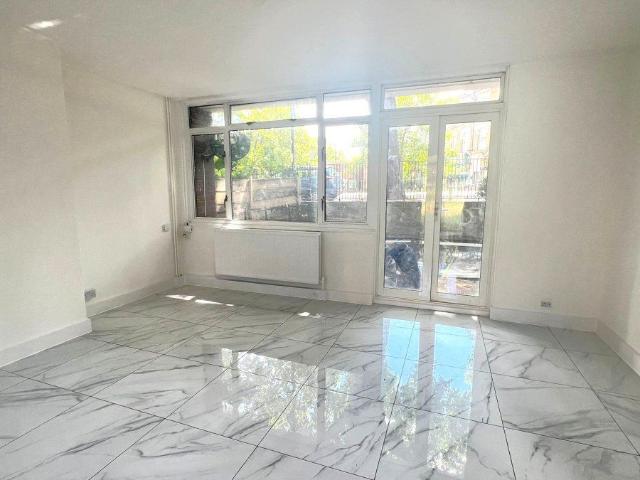 Hillfield House, Canonbury N5, 3 bed flat to rent, £3,000 pcm | PrimeLocation