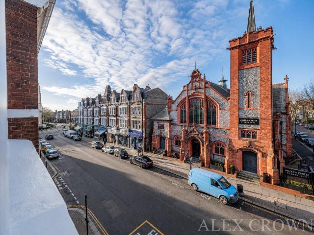 Hillfield Park Mews, Muswell Hill N10, 3 bed flat to rent, £2,700 pcm | PrimeLocation