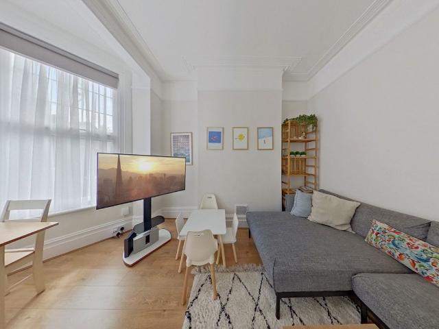 Hillfield Park N10, 3 bed flat to rent, £3,450 pcm | PrimeLocation