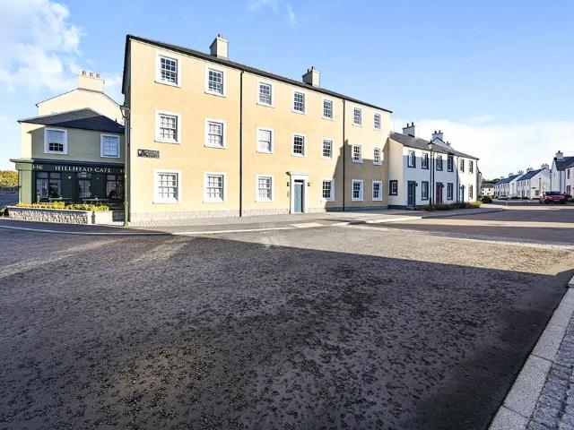 Hillhead Road, Inverness IV2 2 bed flat to rent £925 pcm £213 pw