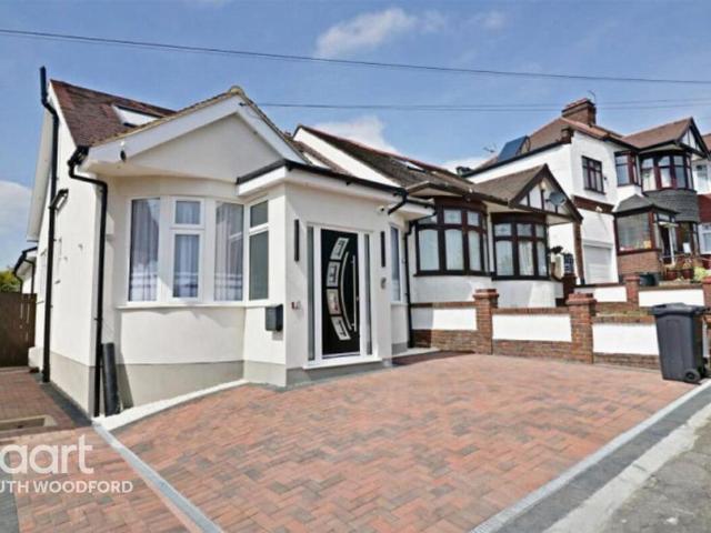 Hillington Gardens, WOODFORD GREEN 5 bed bungalow to rent £3,100 pcm £715 pw