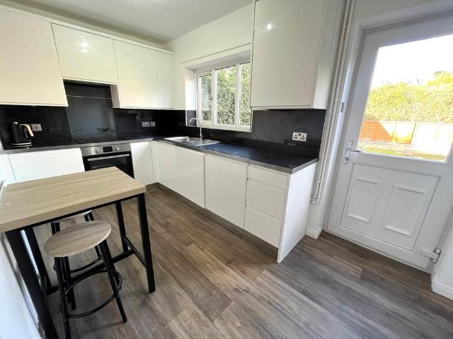 Hillidge Road, Leeds LS10 3 bed end of terrace house to rent £1,250 pcm £288 pw