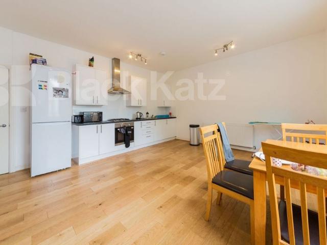 Hillmarton Road, Islington N7, 3 bed flat to rent, £3,298 pcm | PrimeLocation