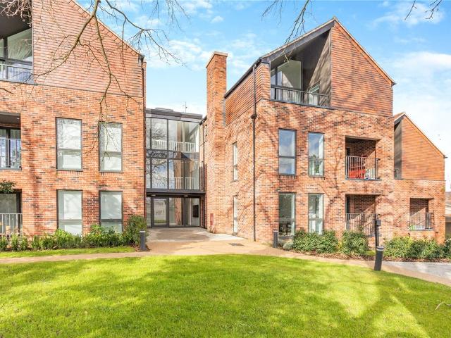 Hills Road, Cambridge, Cambridgeshire CB2, 2 bed flat to rent, £2,100 pcm | PrimeLocation