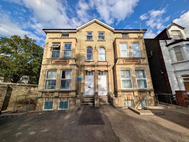 Hills Road, 163 Hills Road, CB2 2 bed flat to rent £1,600 pcm £369 pw