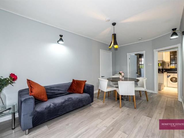 Hillsborough Court, 79 Mortimer. 2 bed apartment to rent £2,600 pcm £600 pw