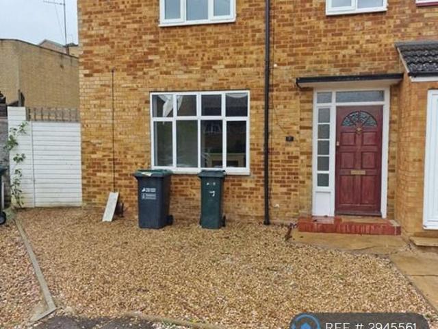 Hillsborough Green, Watford, WD19 3 bed terraced house to rent £1,850 pcm £427 pw