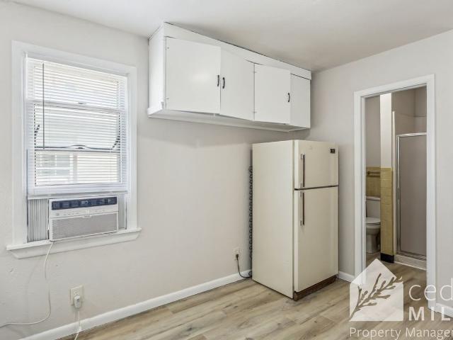 Hillside, 1728 Studio Apartment for Rent at 1728 N Hillside St, Wichita, KS 67214