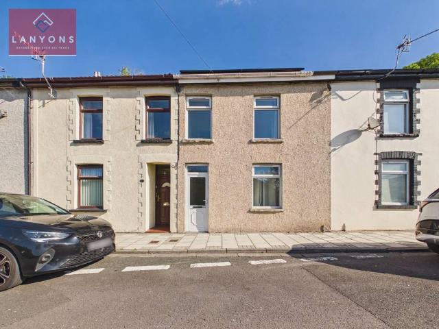 Hillside Terrace, Wattstown, Porth. 3 bed terraced house to rent £650 pcm £150 pw