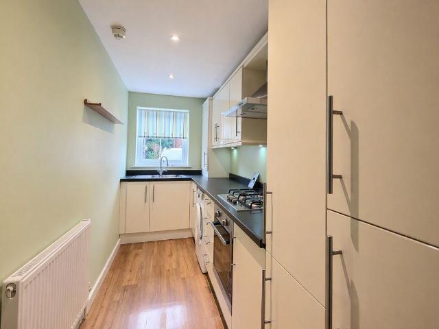 Hillside Avenue, Gravesend DA12, 2 bed flat to rent, £1,350 pcm | PrimeLocation