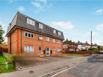 Hillside Avenue, Gravesend, DA12 2 bed flat to rent £1,380 pcm £318 pw