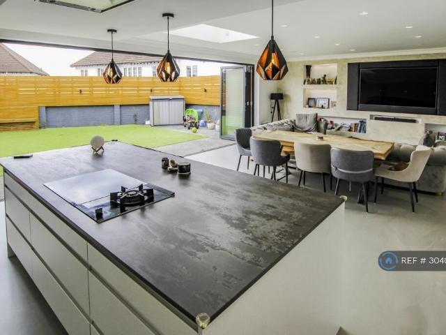 Hillside Avenue, Woodford Green, IG8 5 bed semi detached house to rent £3,950 pcm £912 pw