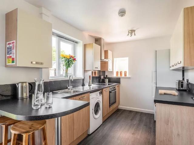 Hillside, Brighton BN2, 5 bed shared accommodation to rent, £3,350 pcm | PrimeLocation