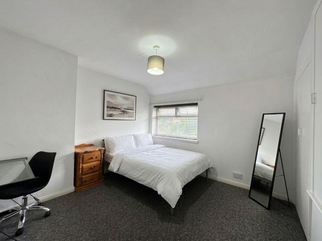 Hillside, Brighton BN2, 6 bed semi detached house to rent, £3,393 pcm | PrimeLocation