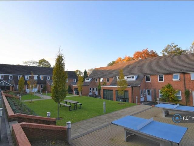Hillside Court, Reading, RG1 4 bed terraced house to rent £2,700 pcm £623 pw