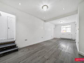 Hillside Grove, Southgate, London N14, 4 bed terraced house to rent, £3,250 pcm | PrimeLocation