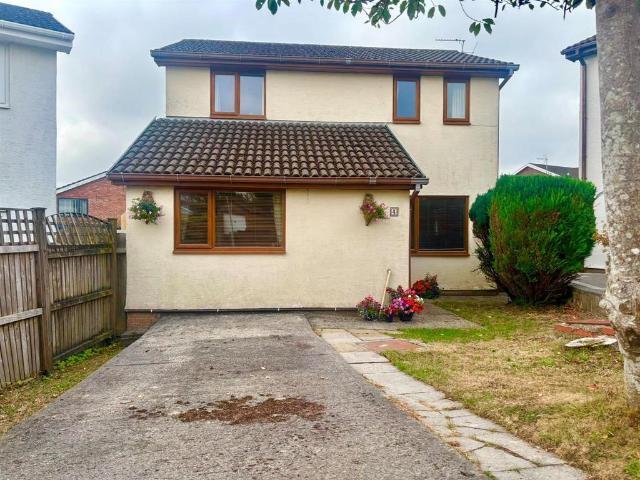Hillside Green, Pen y Fai, Bridgend. 3 bed detached house to rent £1,350 pcm £312 pw