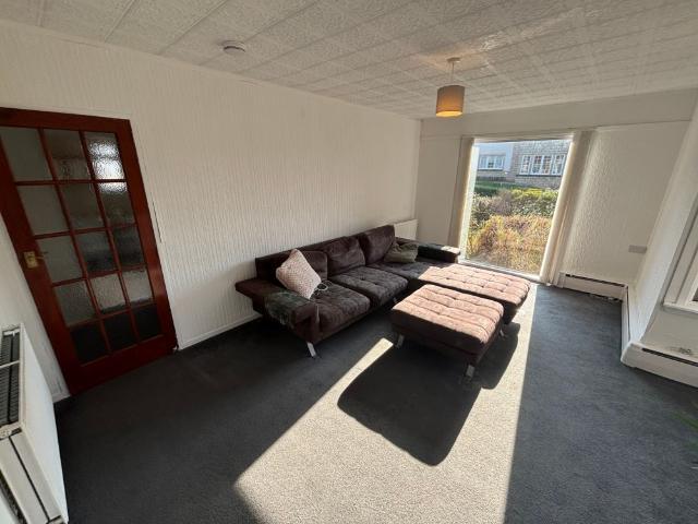 Hillside Road, Glasgow, G43 1BY