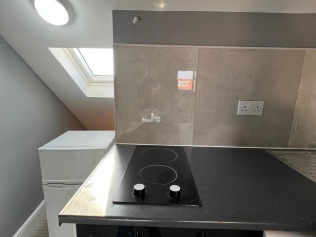 Hillside, Slough, Berkshire SL1, 1 bed flat to rent, £995 pcm | PrimeLocation