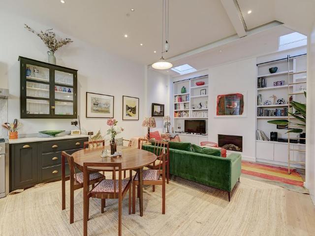 Hillsleigh Road, London W8 3 bed detached house to rent £7,258 pcm £1,675 pw