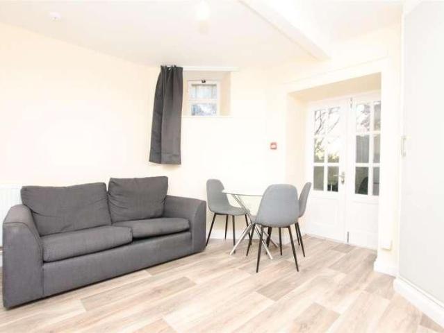 Hillstead House, Weston Park East, Bath, BA1