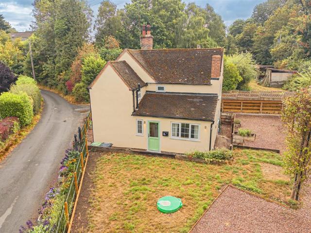 Hillpool Top, Chaddesley Corbett 2 bed cottage to rent £1,800 pcm £415 pw