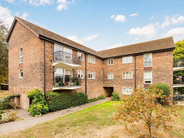 Hillrise, Walton On Thames KT12, 2 bed flat to rent, £2,175 pcm | PrimeLocation