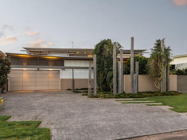 Hilltop Magnificence: Architect Designed, Ocean Views, 1234m2 Double Block!