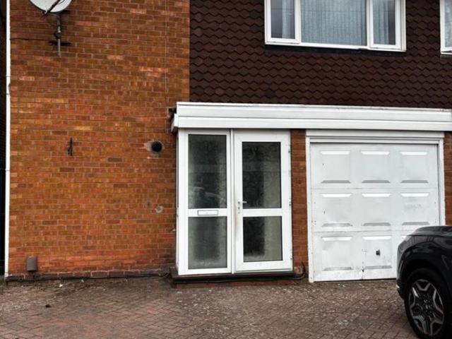 Hilltop Drive, Birmingham B36, 3 bed property to rent, £1,450 pcm | PrimeLocation