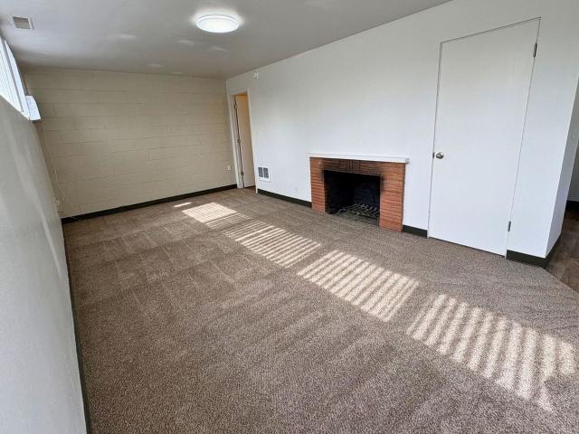 Hilltop House Apartments Studio Apartment for Rent at 3223 Sw 11th Ave, Portland, OR 97239 Homestead