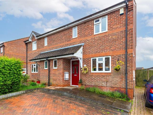 Hilltop, Redbourn, St. Albans AL3, 3 bed semi detached house to rent, £2,200 pcm | PrimeLocation