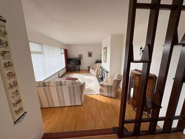 Hillview Terrace, Cults, Aberdeen, AB15