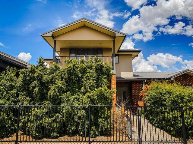 HILLVUE FULLY FURNISHED Townhouse In Boutique Location Water & Electricity Included