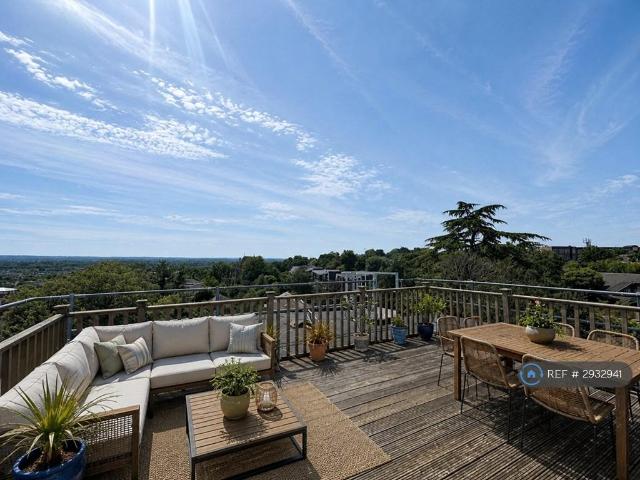 Hillymead, London, SW19 2 bed penthouse to rent £2,750 pcm £635 pw