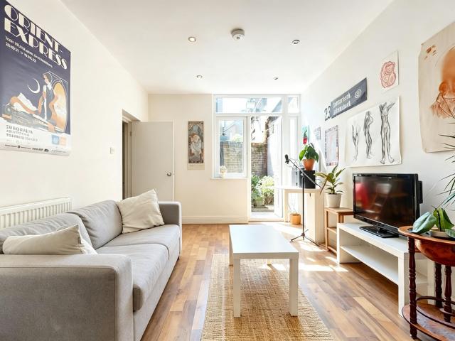 Hilsea Street, London E5, 2 bed flat to rent, £2,200 pcm | PrimeLocation