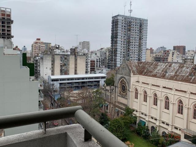 Hipolito Yrigoyen al 4200
