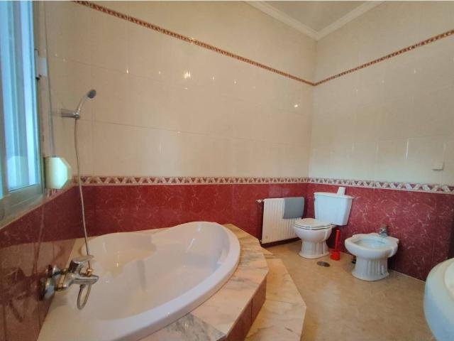 ¡HIPOTECABLE! Espectacular Chalet de 5.305 m² en Carmona Sevilla